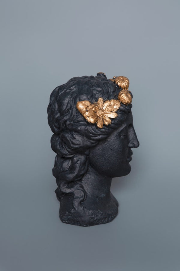 Queen Max Black/Gold Sculpture 16"H