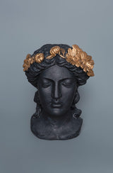 Queen Max Black/Gold Sculpture 16"H