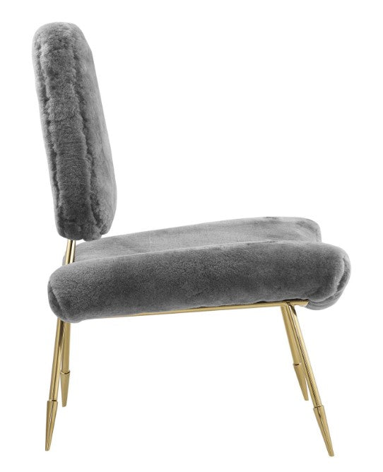 Dainty Lounge Chair